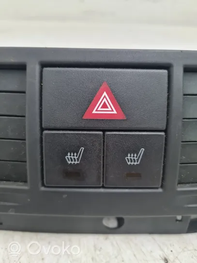 Opel Meriva A Dash center air vent grill 274022LF
