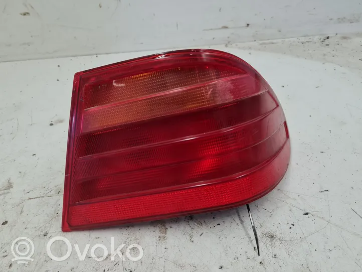 Mercedes-Benz E W210 Lampa tylna 197042