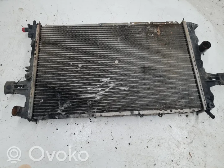 Opel Zafira A Radiateur de refroidissement 09157937