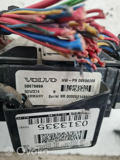 Volvo S60 Module de fusibles 08679899