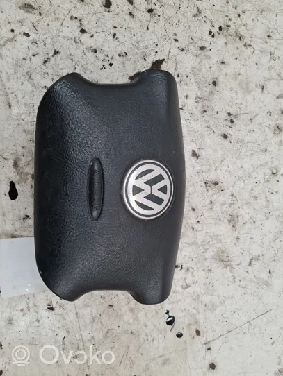 Volkswagen PASSAT B5 Fahrerairbag 3B0880201BM