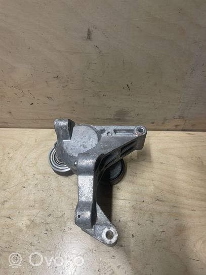 Mitsubishi L200 Generator/alternator bracket 