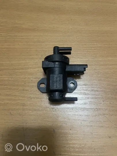 Ford Kuga II Vacuum valve 3024363