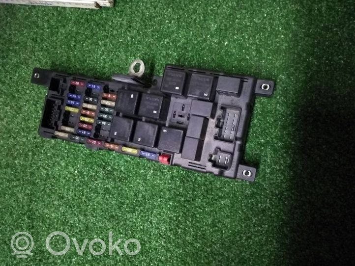 Volvo V70 Fuse module 9452993