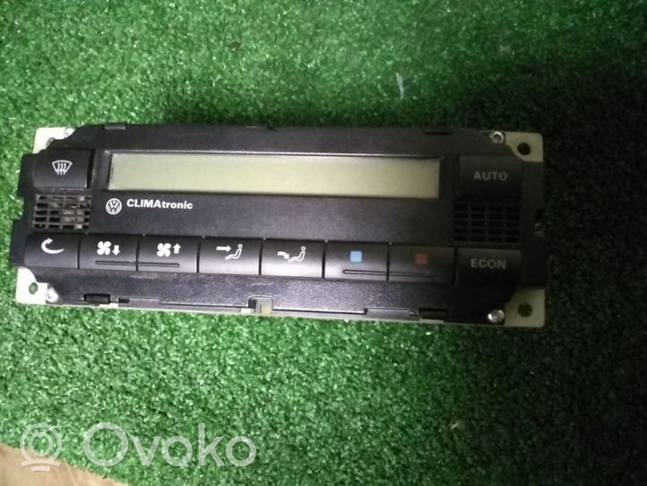 Volkswagen PASSAT B5 Climate control unit 5HB00761702