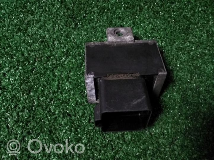 Renault Megane II Glow plug pre-heat relay 7700115078