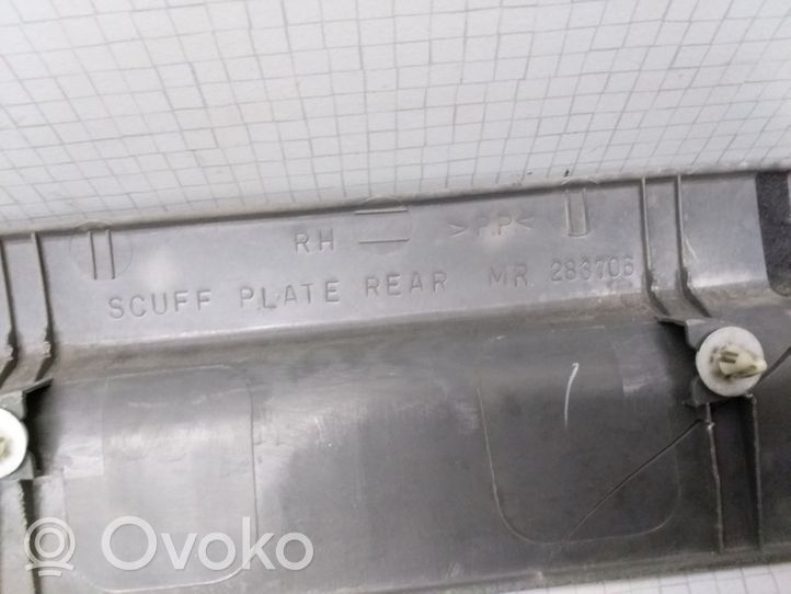 Mitsubishi Space Wagon Muu kynnyksen/pilarin verhoiluelementti MR283706