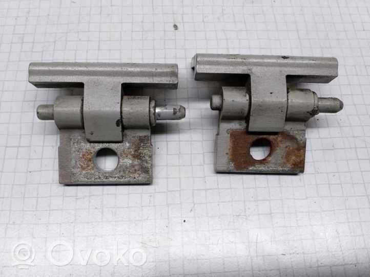 Volvo V70 Front door hinge set 