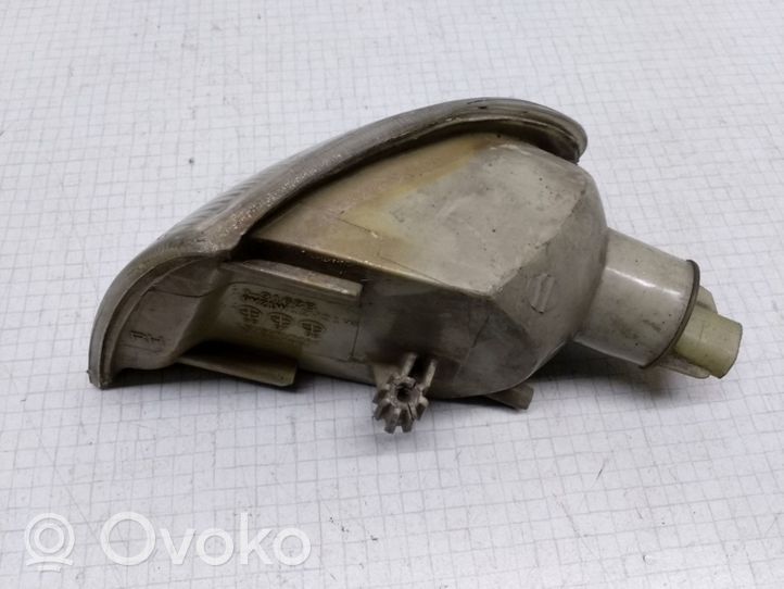 Opel Astra F Indicatore di direzione anteriore 183168B