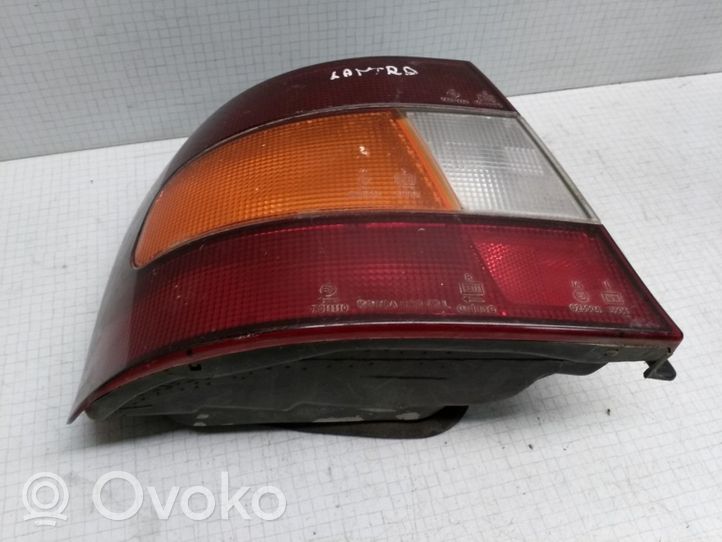 Hyundai Lantra II Galinis žibintas kėbule 7R011110