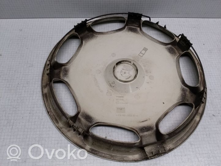 Volvo V70 R15 wheel hub/cap/trim 9157510