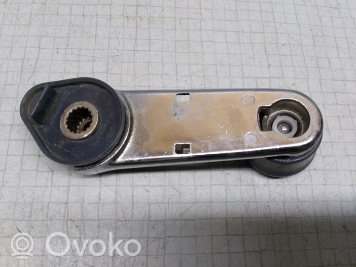 Audi 80 90 B3 Galinio lango atidarymo rankenėlė 443837581D