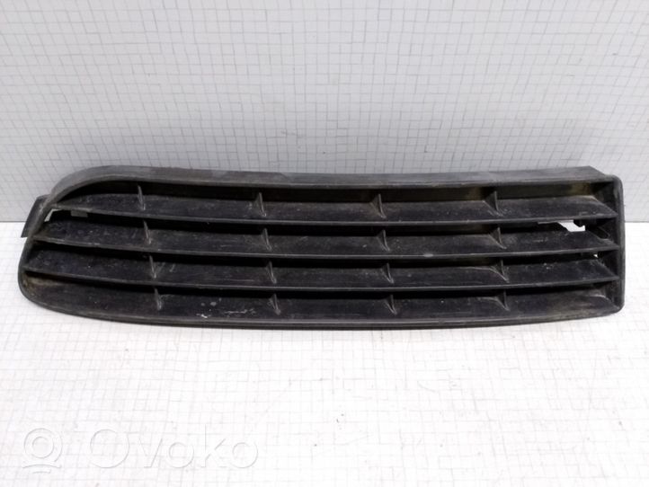 Audi A6 S6 C4 4A Grille inférieure de pare-chocs avant 4A0807345J