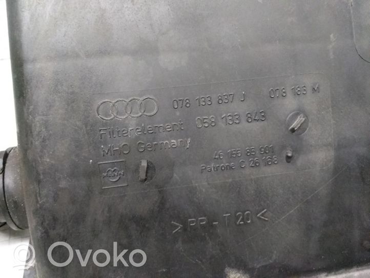 Audi A6 S6 C5 4B Osłona / Obudowa filtra powietrza 078133834J