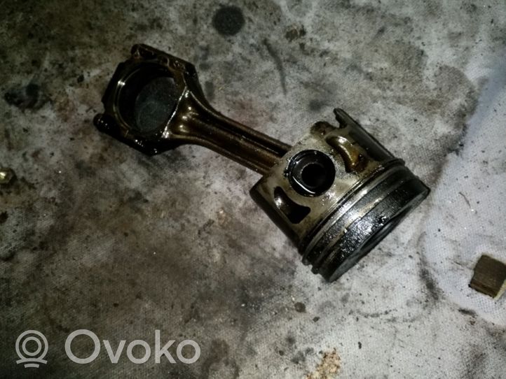 Volkswagen Golf III Piston 