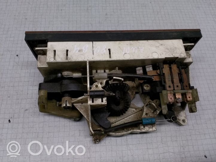 Audi 80 90 S2 B4 Climate control unit 895819073A