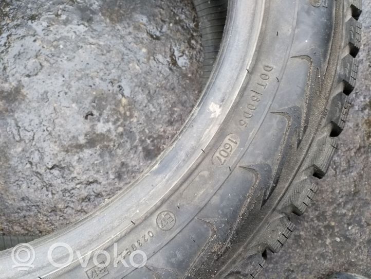 Renault 21 Opony zimowe z kolcami R17 NOKIAN