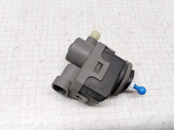 Nissan Primera Moteur de réglage du niveau des phares 7700420737