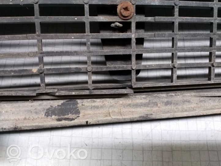 Seat Toledo I (1L) Maskownica / Grill / Atrapa górna chłodnicy 1L0853653