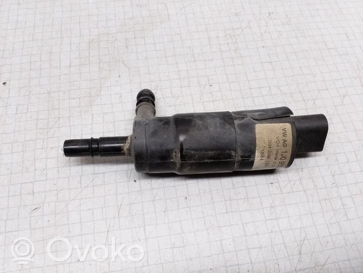 Volkswagen Golf IV Pompe lave-phares 1J0955681