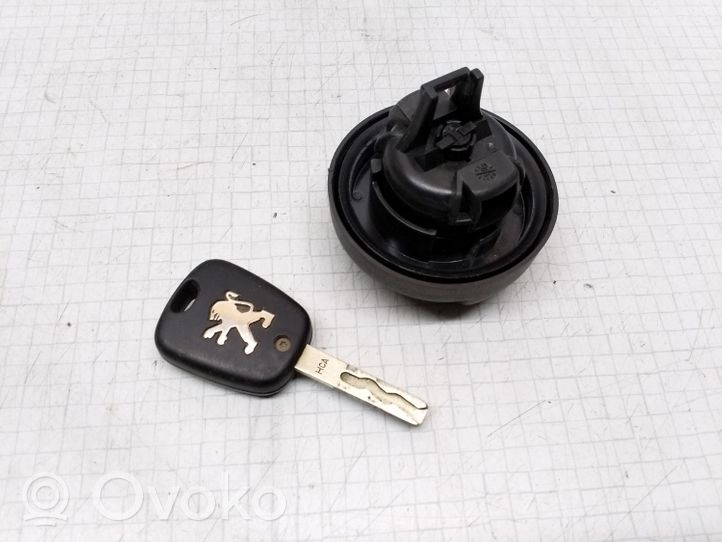 Peugeot 307 Fuel tank filler cap 