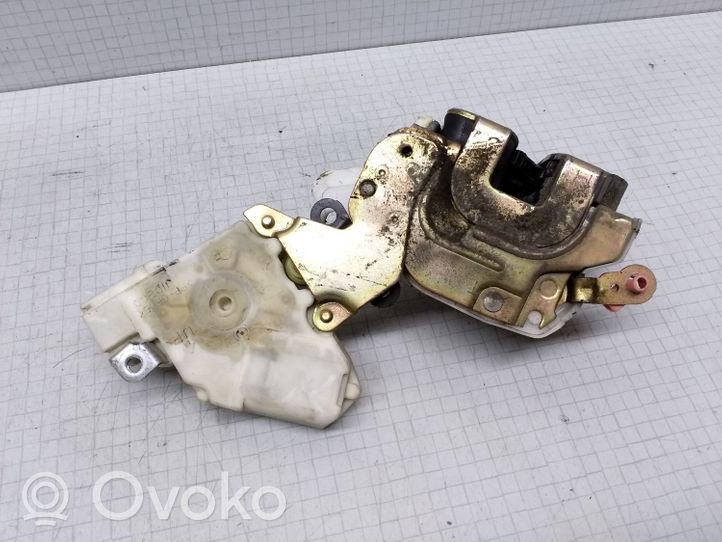 Nissan Almera N16 Serrure de porte avant 8055361U66