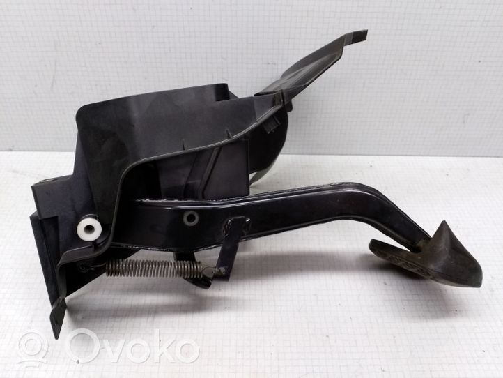 Mercedes-Benz C AMG W203 Brake pedal A2032900401Q04