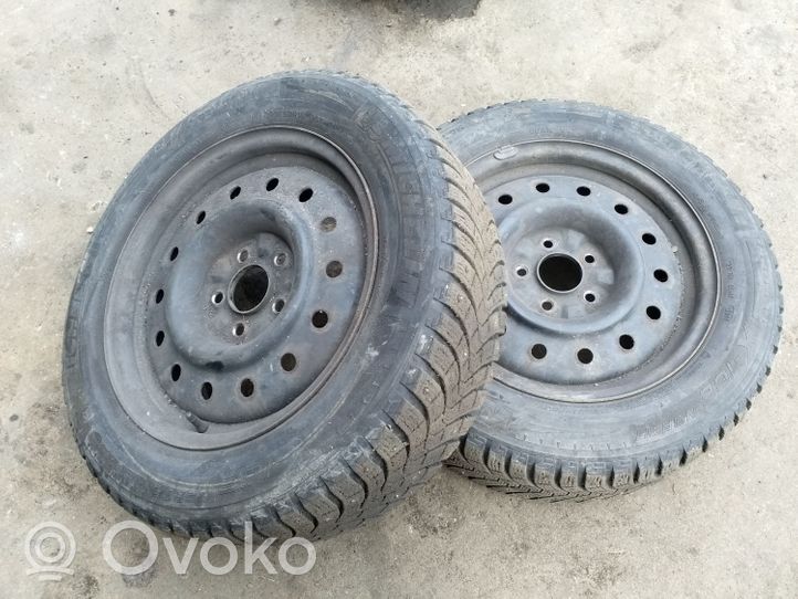 Nissan Primera R16 winter/snow tires with studs MICHELIN