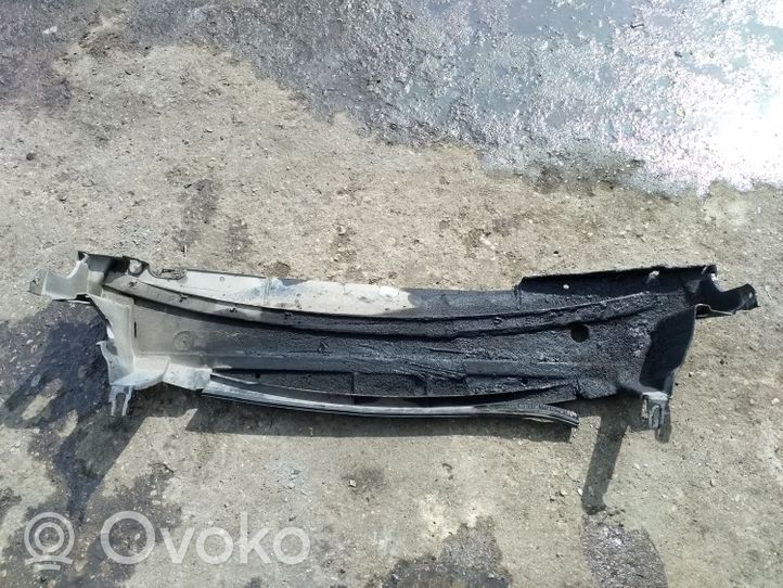 Volvo V70 Priekinės važiuoklės dugno apsauga 