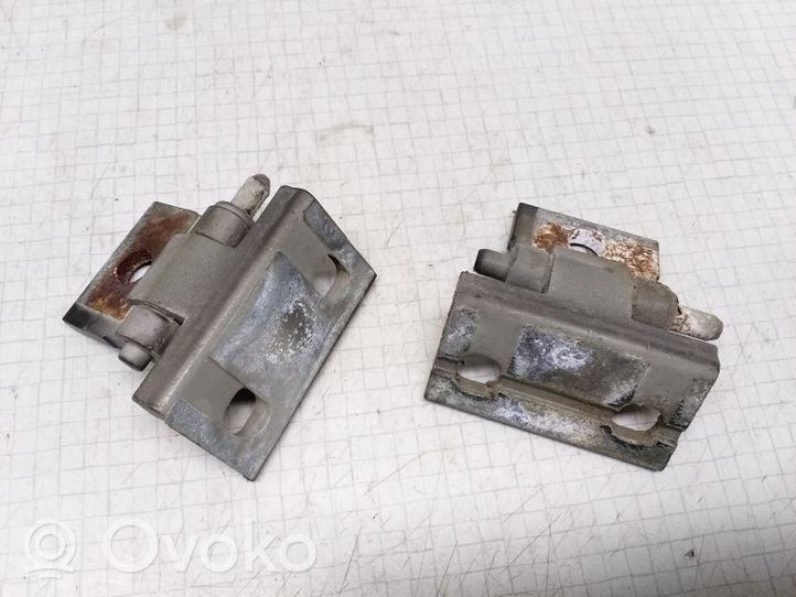 Volvo S60 Set di cerniere portiera anteriore 