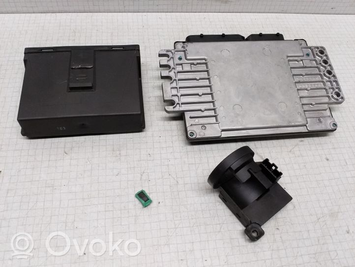 Nissan Almera N16 Komputer / Sterownik ECU i komplet kluczy MEC32230