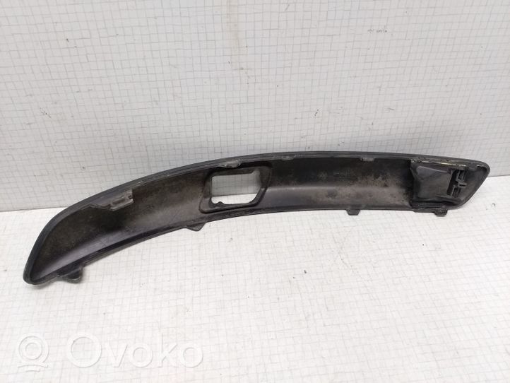 Volkswagen Golf V Rivestimento sotto il faro/fanale 1K0807718C