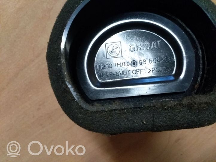 Chevrolet Nubira Dysze / Kratki środkowego nawiewu deski rozdzielczej 96554936