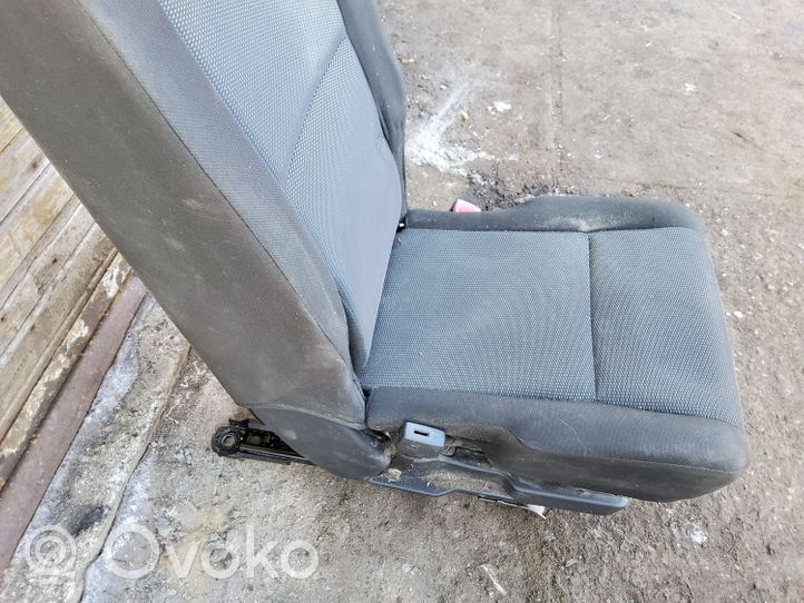 Toyota Corolla Verso E121 Rear seat 