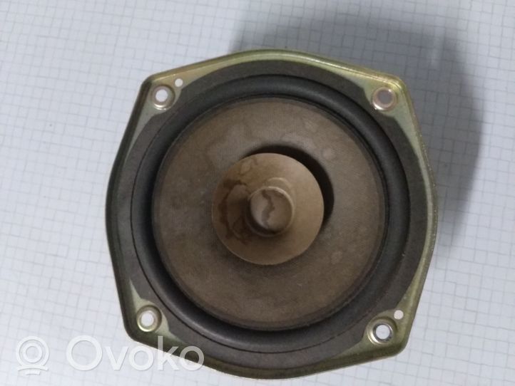 Nissan Almera N16 Subwoofer-bassokaiutin 281564M500