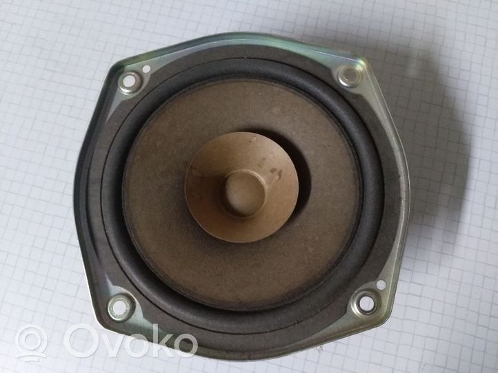 Nissan Almera N16 Subwoofer-bassokaiutin 281564M500