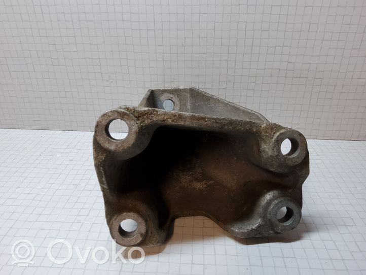 Volkswagen PASSAT B5.5 Supporto di montaggio scatola del cambio 8D0399113AB