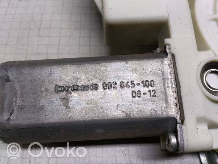 Toyota Corolla E120 E130 Takaoven ikkunan nostin moottorilla 992045100