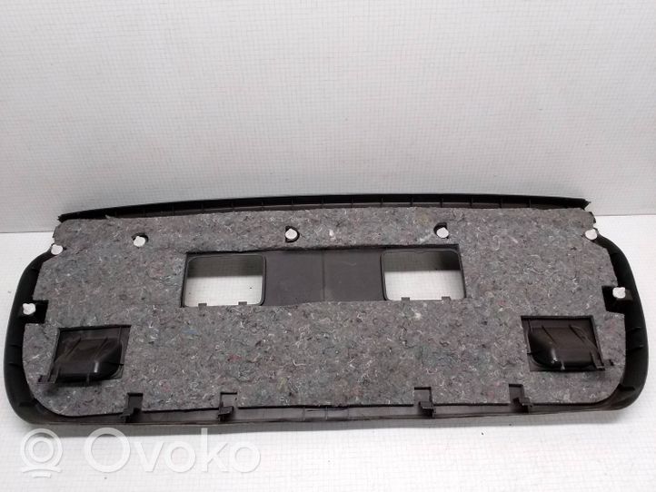 Toyota Corolla E120 E130 Dolny panel schowka koła zapasowego 6775002020