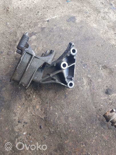 Opel Vectra B Gearbox mounting bracket 90497583