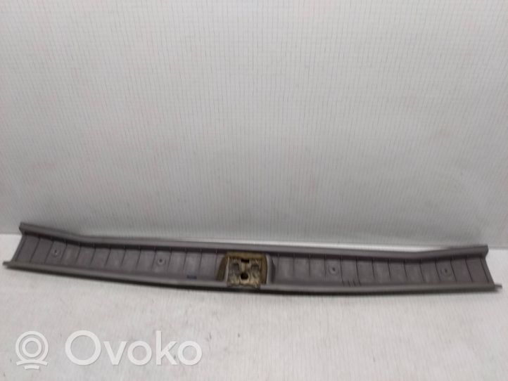 Opel Vectra B Osłona pasa bagażnika 90503218