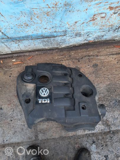 Volkswagen PASSAT B5.5 Engine cover (trim) 038103925EN