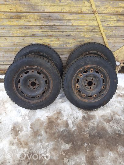 Volkswagen Polo IV 9N3 R14 winter/snow tires with studs 1756514