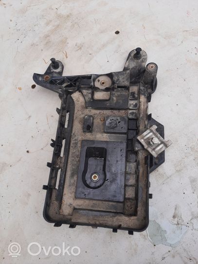 Volkswagen PASSAT B6 Battery bracket 1K0915333C