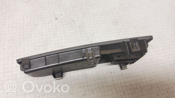 Fiat Bravo Front door window switch trim 