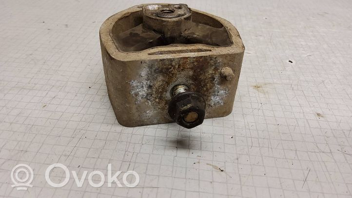 Volkswagen PASSAT B5 Gearbox mount 