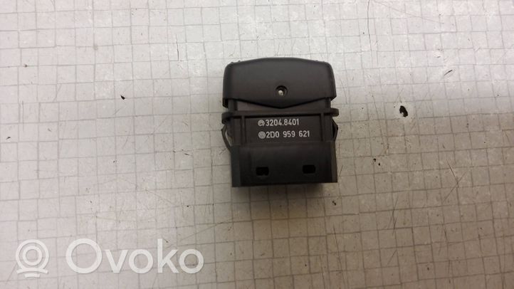 Volkswagen II LT Przycisk / Przełącznik ogrzewania szyby przedniej / czołowej 2D0959621