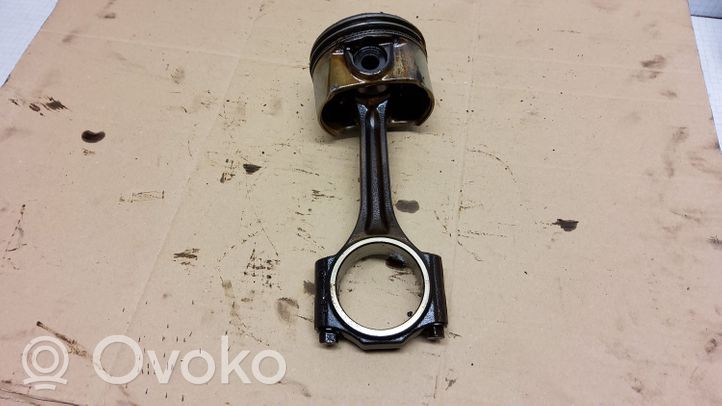 Audi 100 S4 C4 Piston 