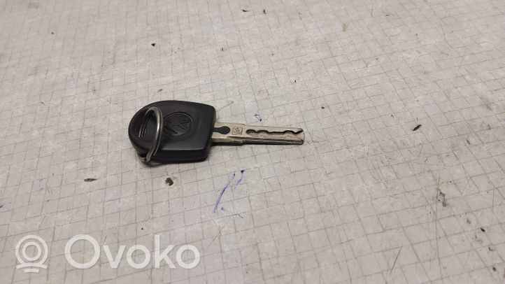 Volkswagen Golf IV Ignition key/card 