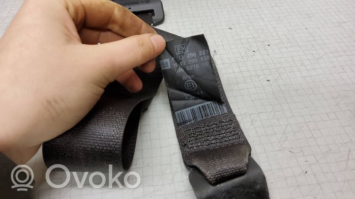 Opel Zafira B Third row seat belt 13296221